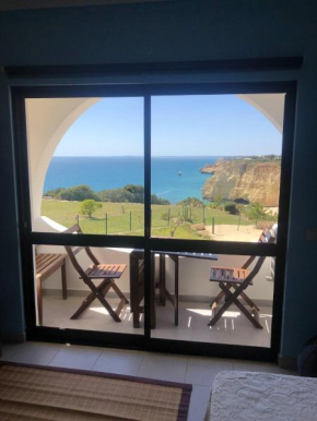 One bedroom appartement at Carvoeiro 50 m away from the beach with sea view and furnished balcony